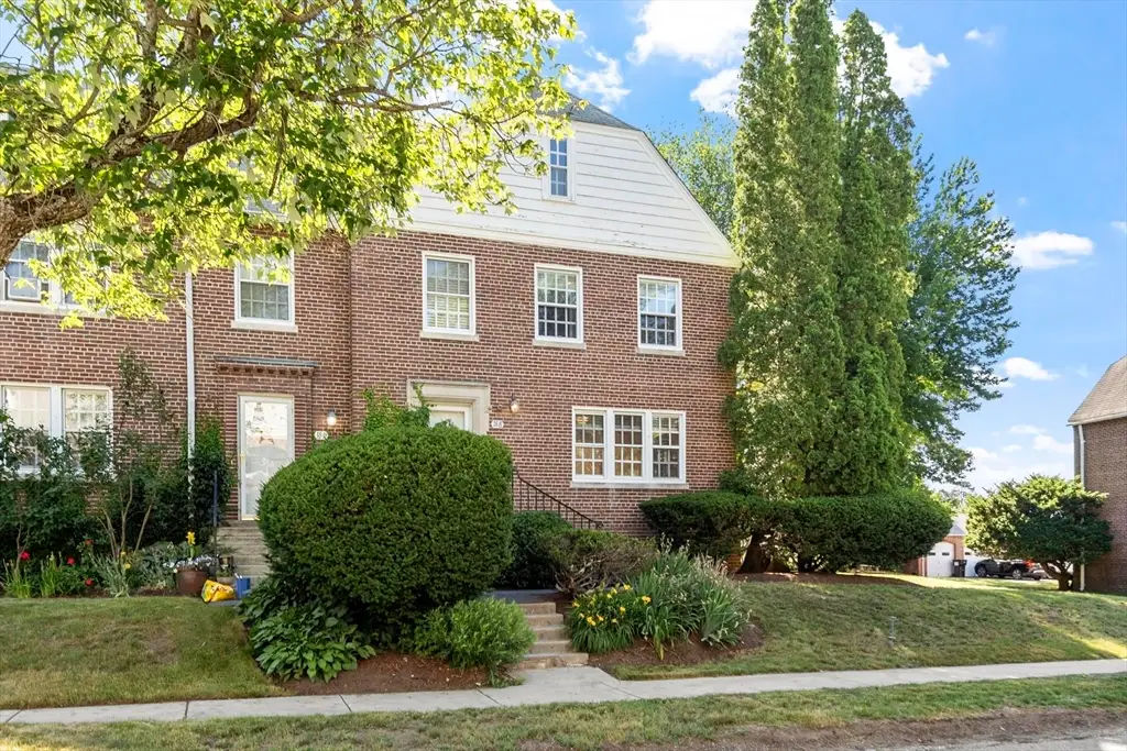 18 Bates St #E, Devens, MA 01434 - #1
