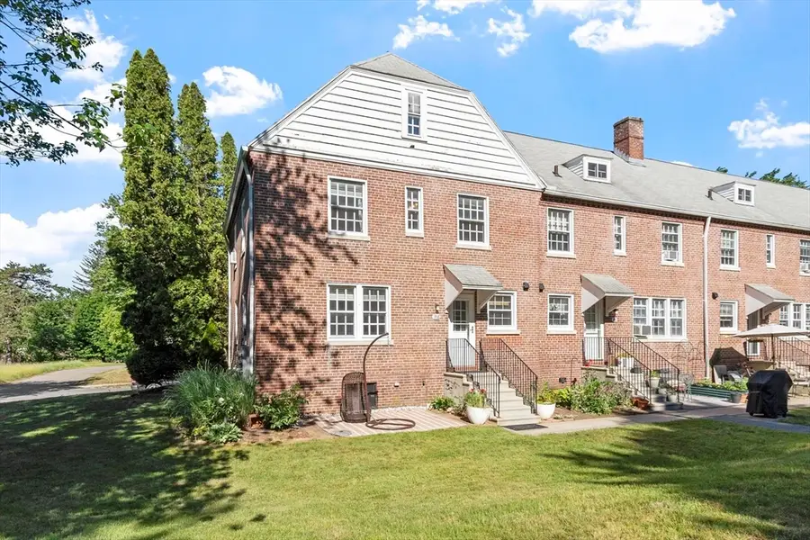 18 Bates St #E, Devens, MA 01434 - #3