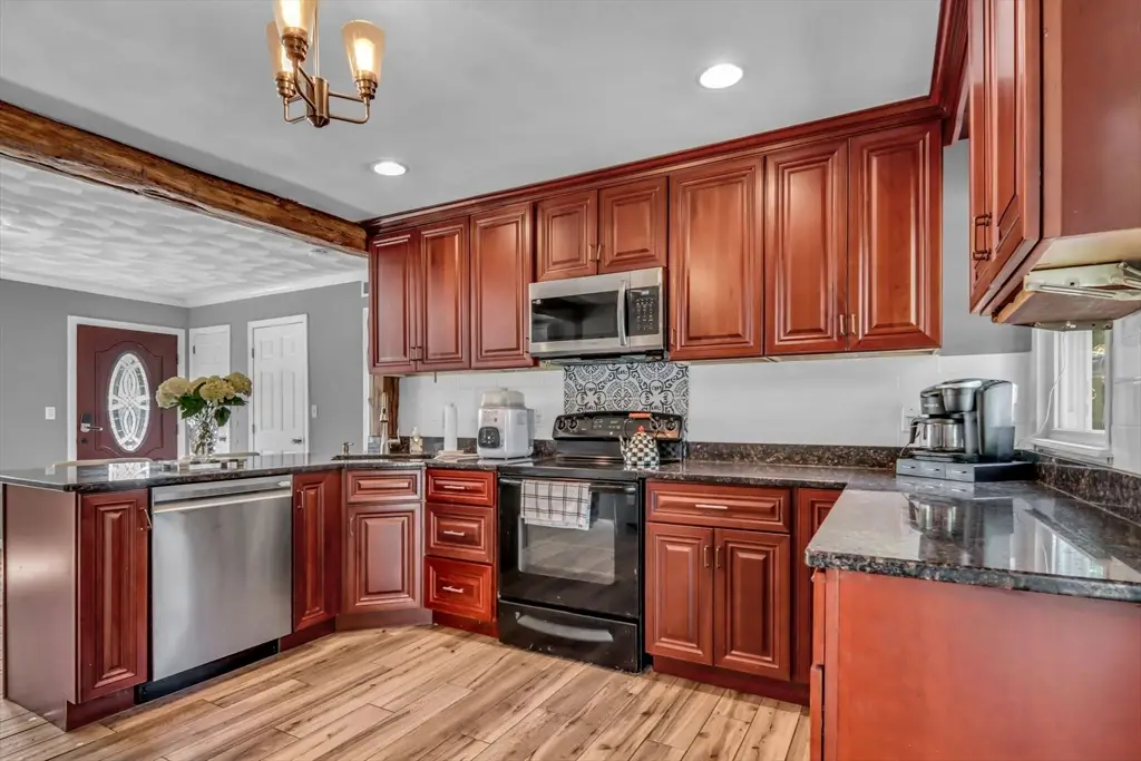 98 Turgeon Ave, Dracut, MA 01826 - #1