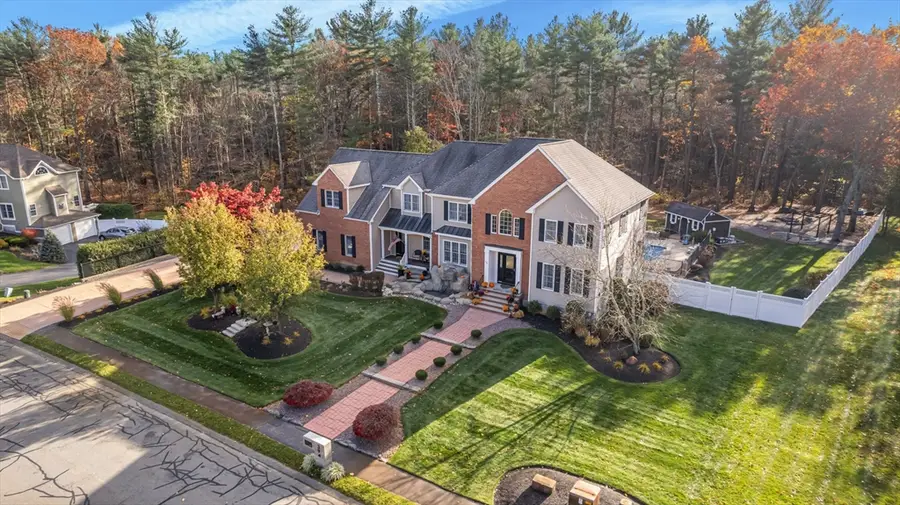 394 Mohawk Rd, Raynham, MA 02767 - #3