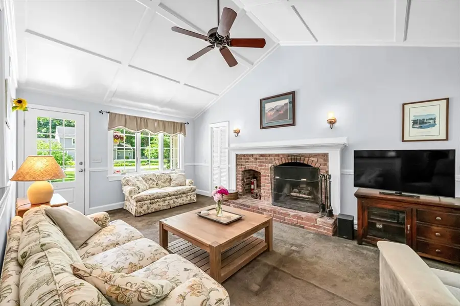 6 Brookmont Dr, Wilbraham, MA 01095 - #3