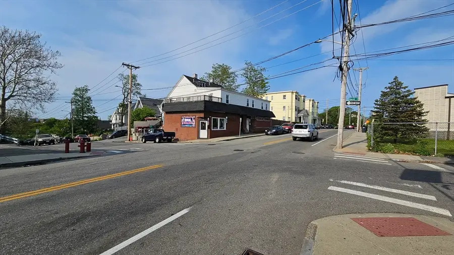 46 Howard St, Lowell, MA 01851 - #2