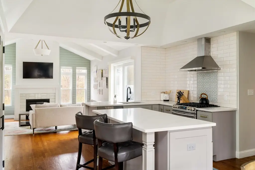 3 Sumpter Rd, Burlington, MA 01803 - #1