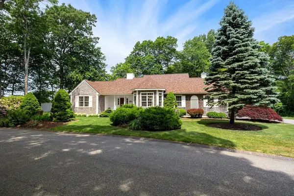 21 Juniper Ridge Ln #21, Dartmouth, MA 02748