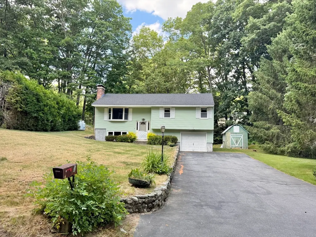 6 Carroll Ave, North Grafton, MA 01536 - #1