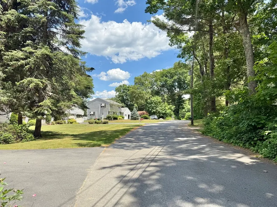 6 Carroll Ave, North Grafton, MA 01536 - #3