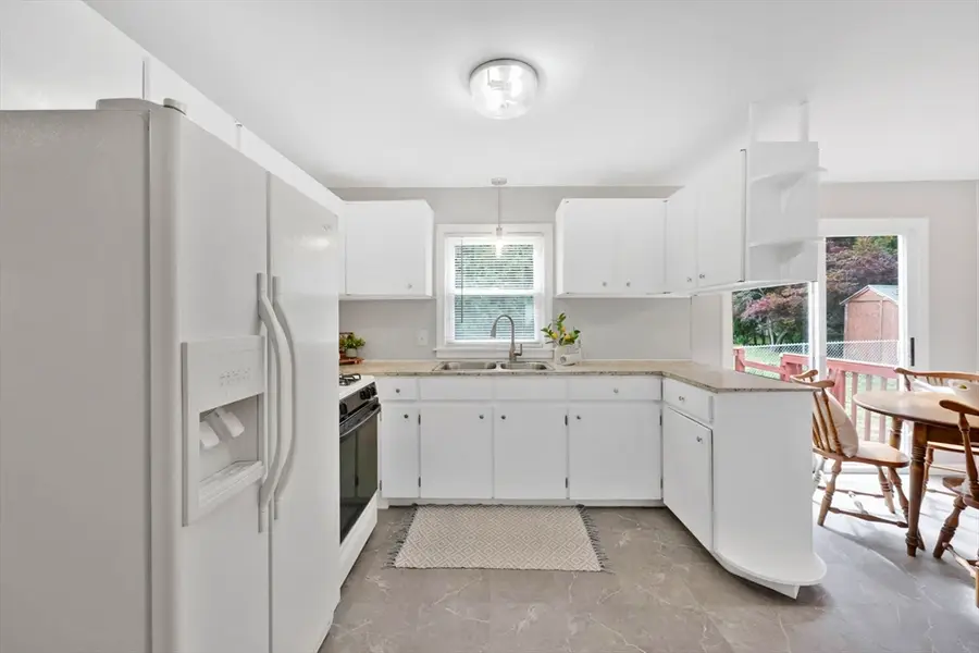 232 Almira Rd, Springfield, MA 01119 - #3