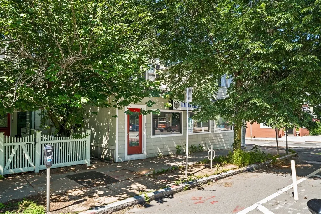 2512 Massachusetts Ave #3, Cambridge, MA 02140 - #1