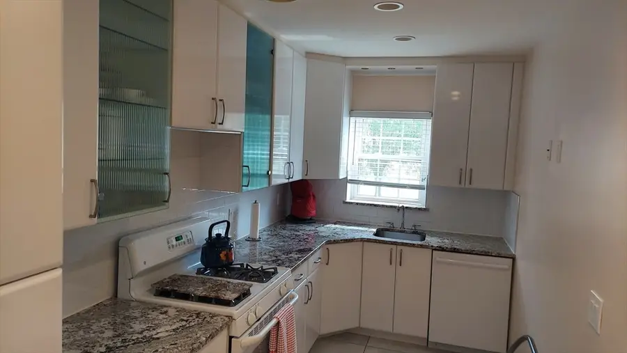 26 Lake Shore Ct #1, Boston, MA 02135 - #2