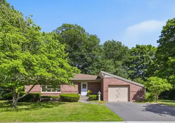 31 Lowell Ave, Westfield, MA 01085