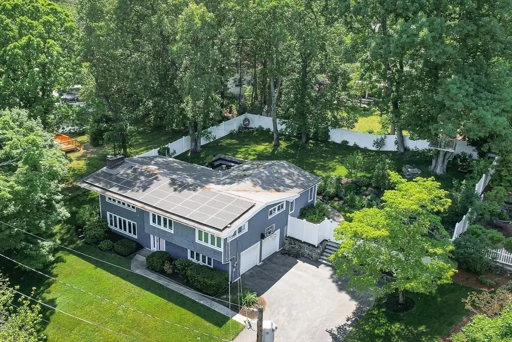 11 Carriage Lane, Winchester, MA 01890 - #1