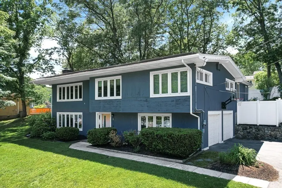11 Carriage Lane, Winchester, MA 01890 - #3