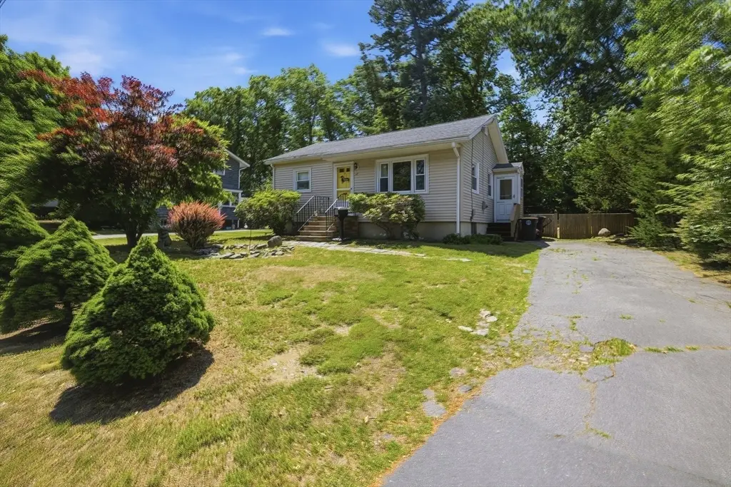 37 Courier St, Weymouth, MA 02190 - #1