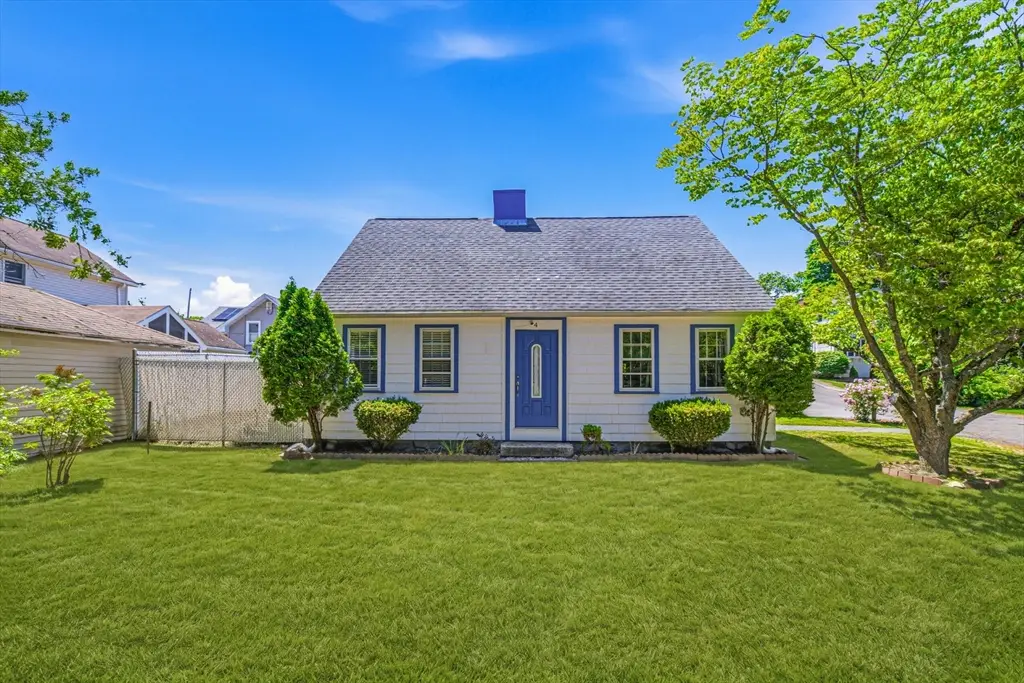 4 Newhall Ave, Saugus, MA 01906 - #1