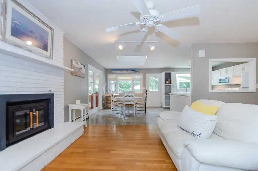 4 Wilson St, Wareham, MA 02571 - #3
