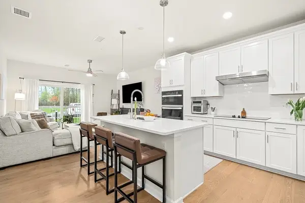 300 Martins Landing #103, North Reading, MA 01864