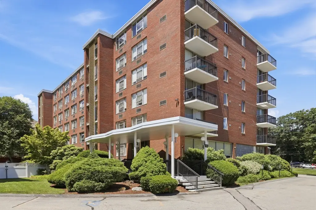 20 Hammond Pond Pkway #201, Newton, MA 02467 - #1