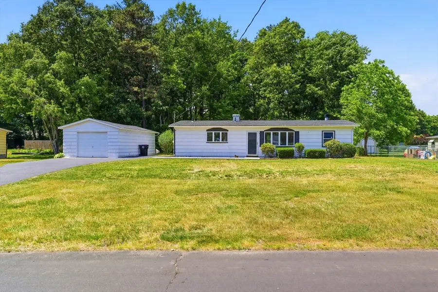 37 Sun Valley Rd, Holyoke, MA 01040 - #2