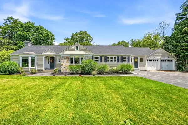 35 North Ave, Mendon, MA 01756