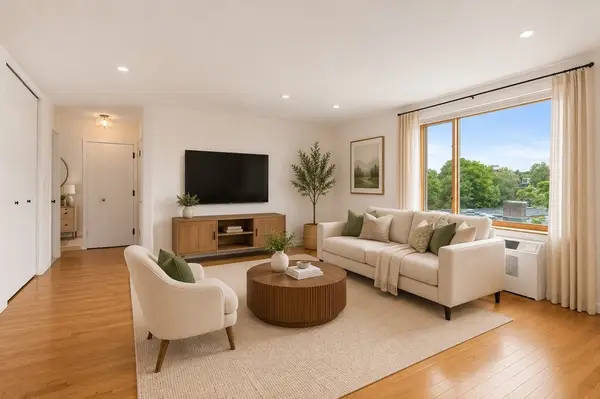 216 Saint Paul St #502, Brookline, MA 02446