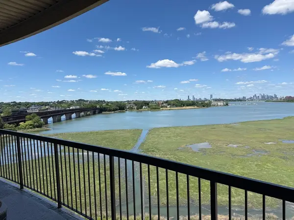 133 Commander Shea Blvd. #712, Quincy, MA 02169