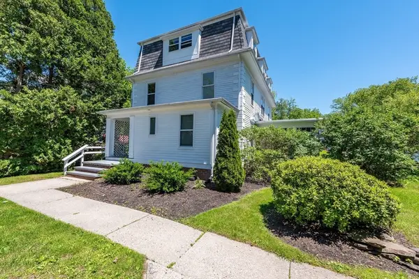 95 E Pleasant St #H, Amherst, MA 01002