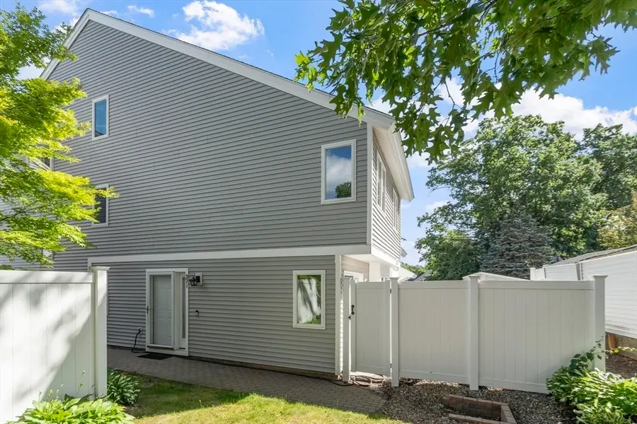 37 Meadow Pond Dr #I, Leominster, MA 01453 - #3
