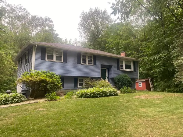 10 Warwick Rd, Walpole, MA 02071