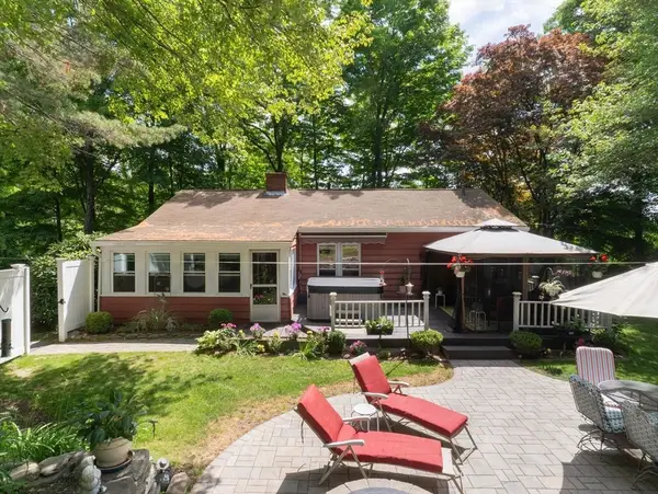 386 Pleasant St, Leicester, MA 01524