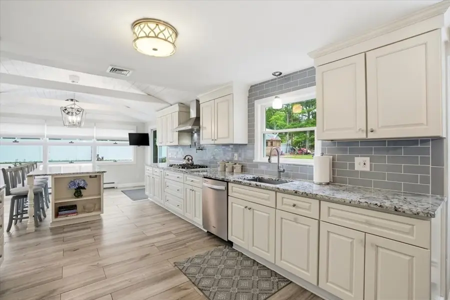 8 Lewis Park Dr S, East Walpole, MA 02032 - #3
