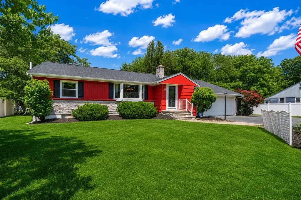 11 Sunset Dr, South Easton, MA 02334 - #1
