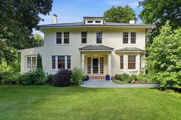 6 Oakmount Circle, Lexington, MA 02420