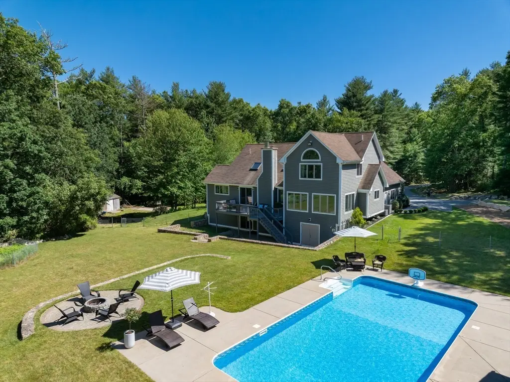 28 Gammons Rd, Acushnet, MA 02743 - #1