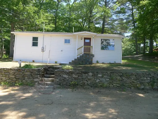 4 Cranberry Meadow Shore Rd, Charlton, MA 01507