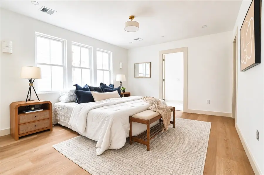 146 Jaques St #B, Somerville, MA 02145 - #3