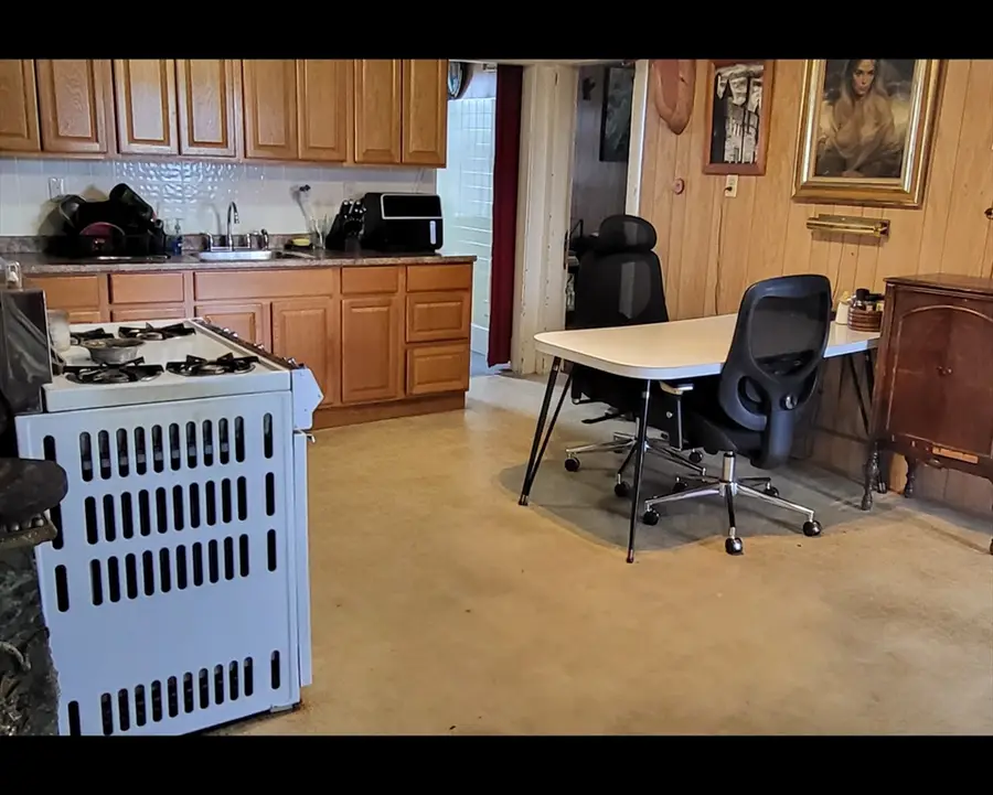 514 Grattan St, Chicopee, MA 01020 - #2