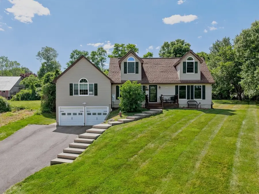 274 Strong St, Amherst, MA 01002 - #2
