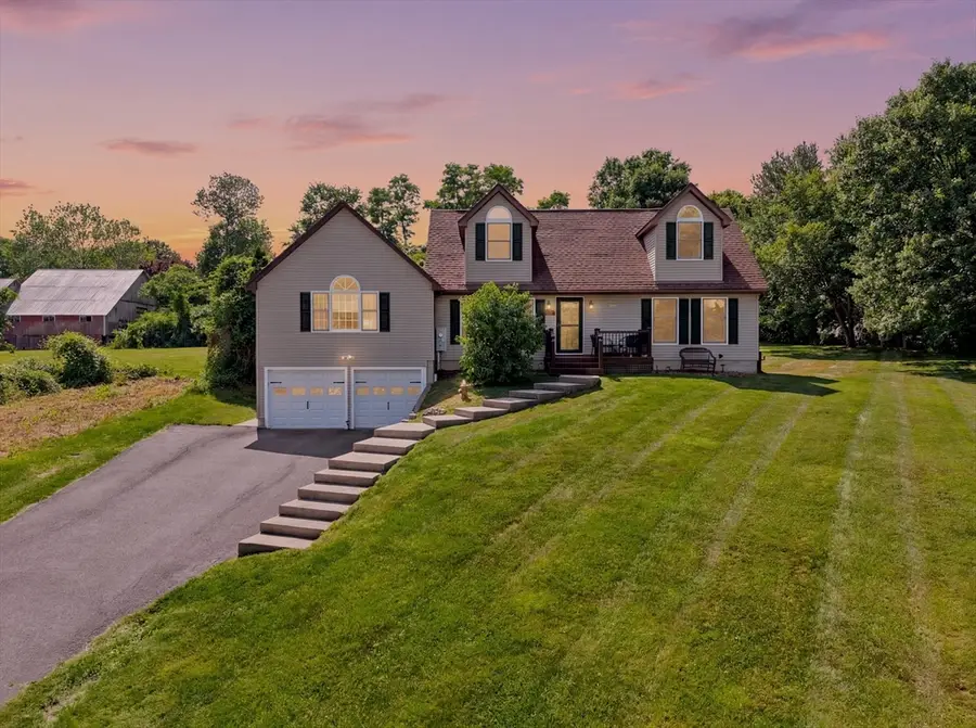 274 Strong St, Amherst, MA 01002 - #3