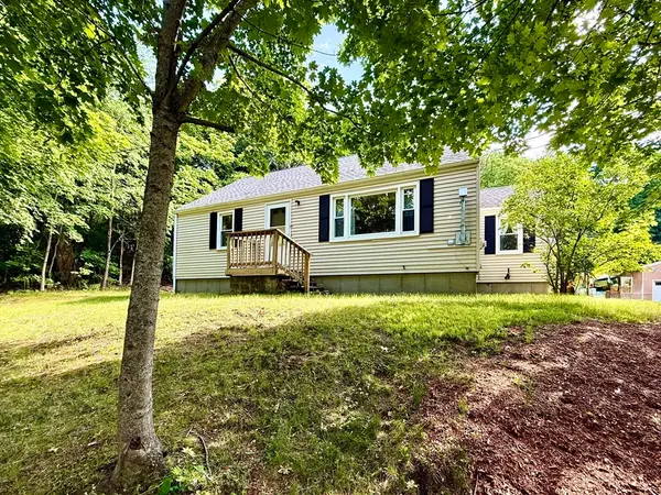 9-R Gates Terrace, Sterling, MA 01564