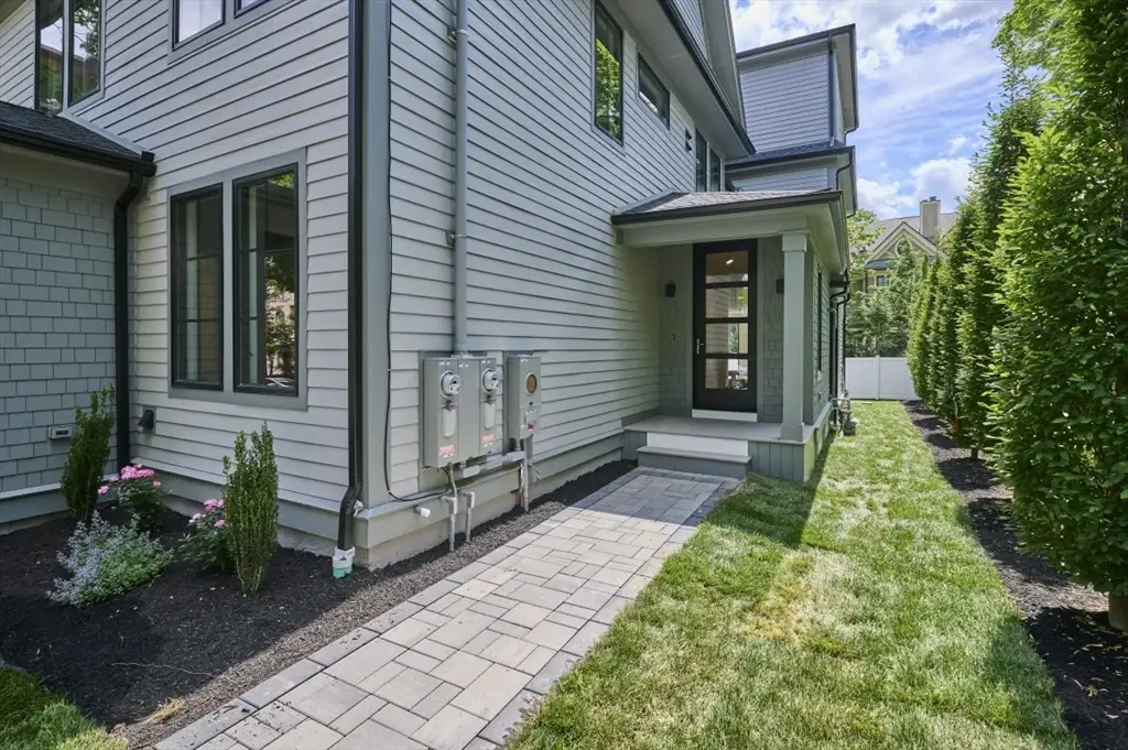123 Fuller #B, Brookline, MA 02446 - #1