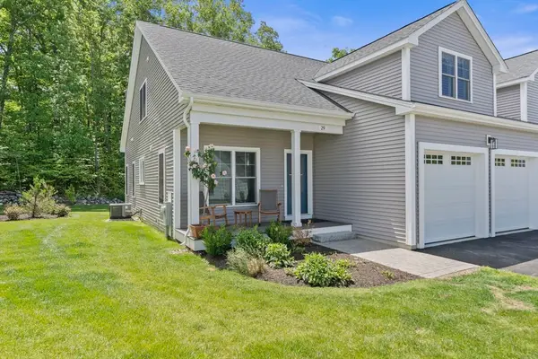 29 Salisbury Hill Blvd #9, Worcester, MA 01609