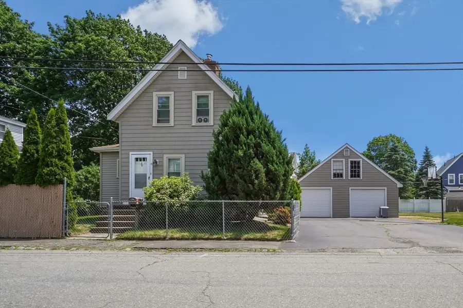 13 Waverly St, Taunton, MA 02780 - #3