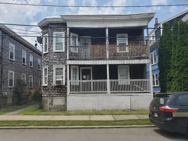 36 Perkins St #3, Salem, MA 01970