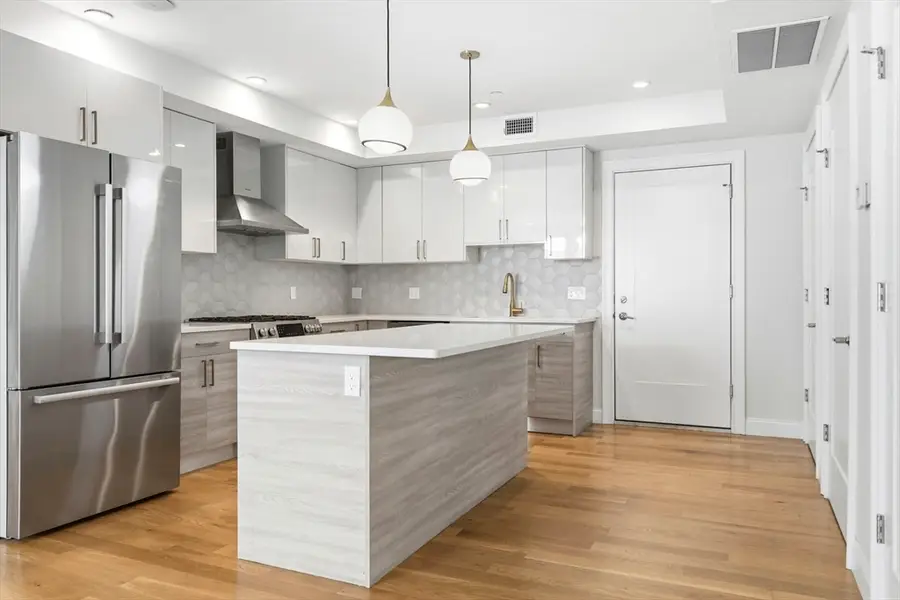 40 Westmoreland St #2, Boston, MA 02124 - #2