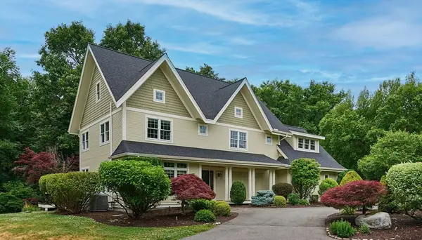 46 Sovereign Way, Northampton, MA 01062