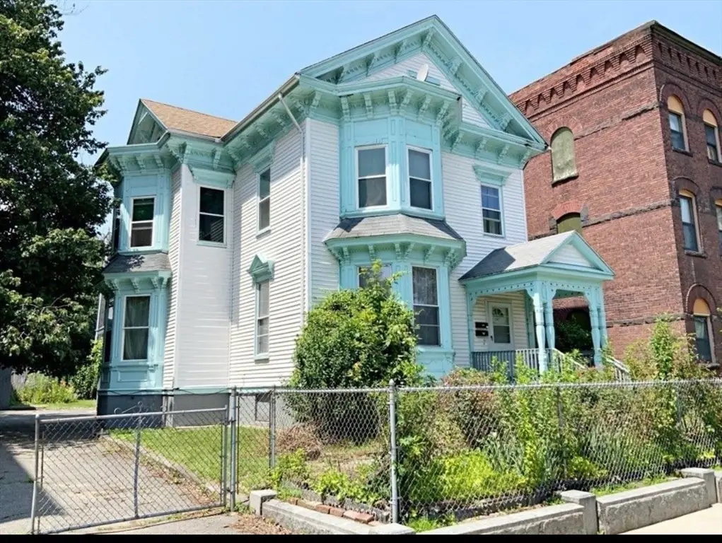 187 Chestnut St, Holyoke, MA 01040 - #1