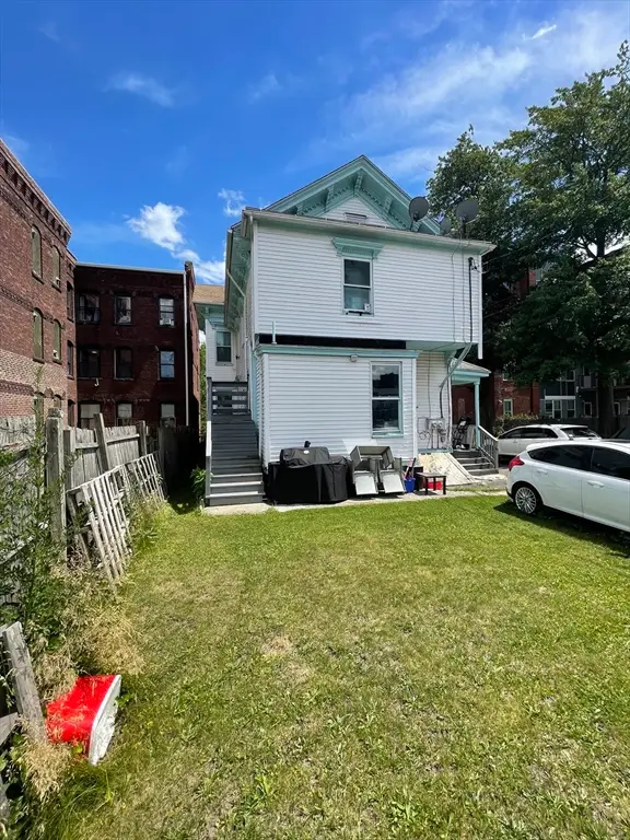 187 Chestnut St, Holyoke, MA 01040 - #3