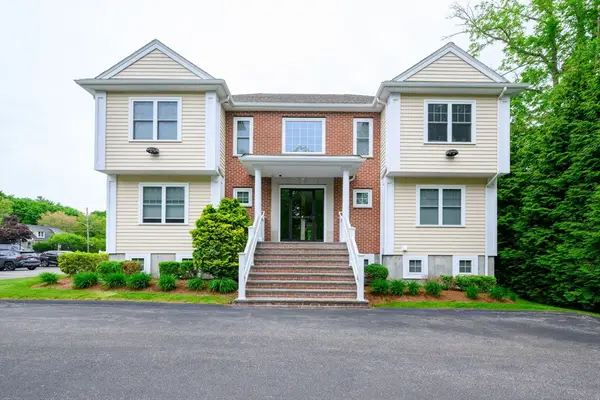 154 Bedford St, Abington, MA 02351