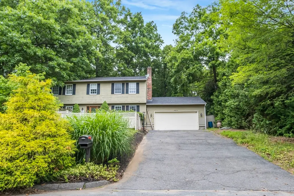 31 Golden Dr, Northampton, MA 01062 - #1