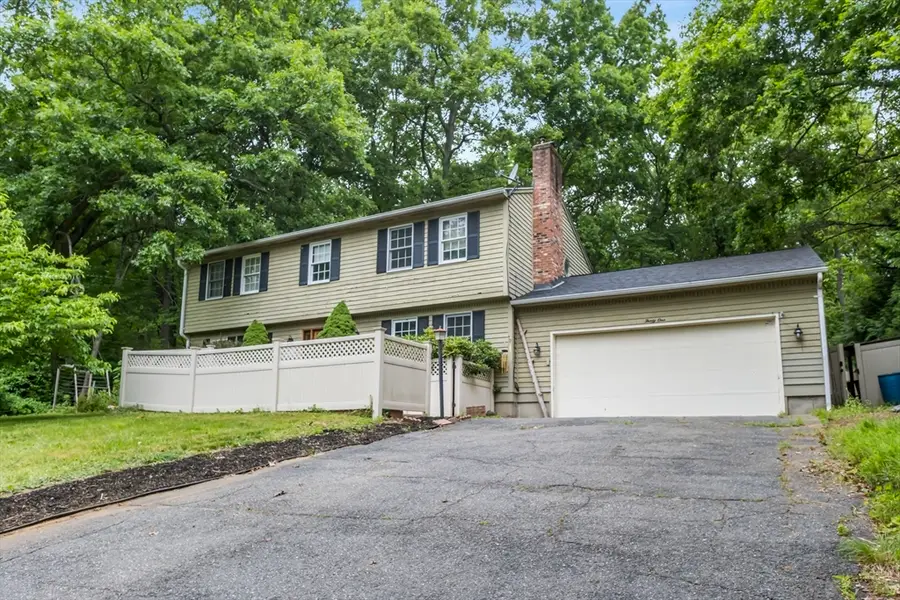 31 Golden Dr, Northampton, MA 01062 - #2